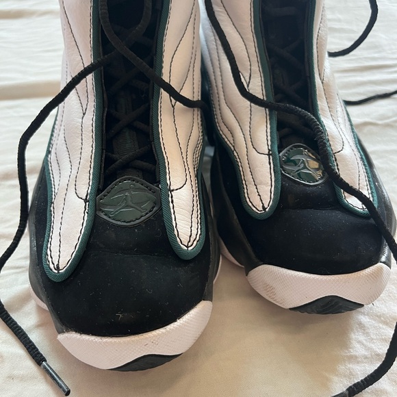 Boys Air Jordan’s - Picture 4 of 9